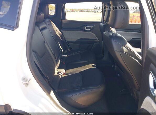 3C4NJDBN5RT117317 2024 JEEP COMPASS White Вид наклейки з VIN-кодом