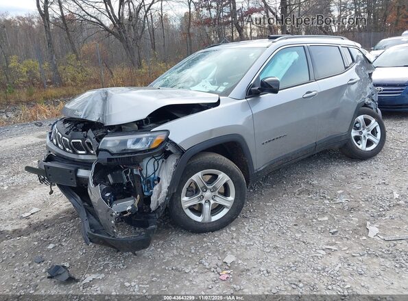 3C4NJDBN7PT527453 2023 JEEP COMPASS Silver Przód lewy