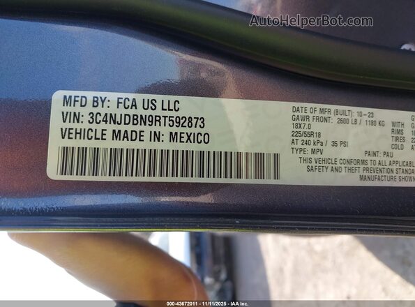 3C4NJDBN9RT592873 2024 JEEP COMPASS Gray Engine compartment view