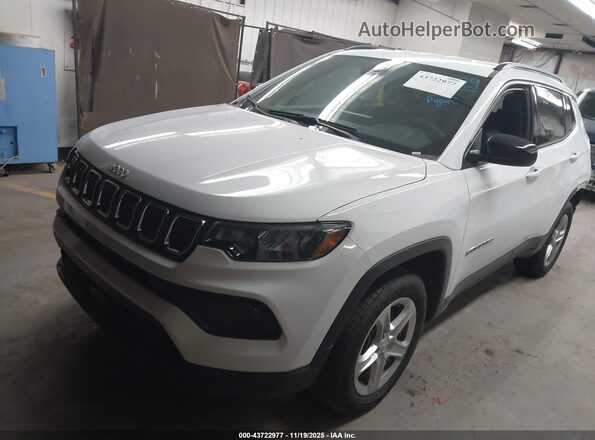 3C4NJDBNXPT562083 2023 JEEP COMPASS White Przód lewy