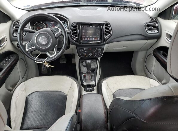 3C4NJDCB3LT182436 2020 JEEP COMPASS Красный Вид панели приборов