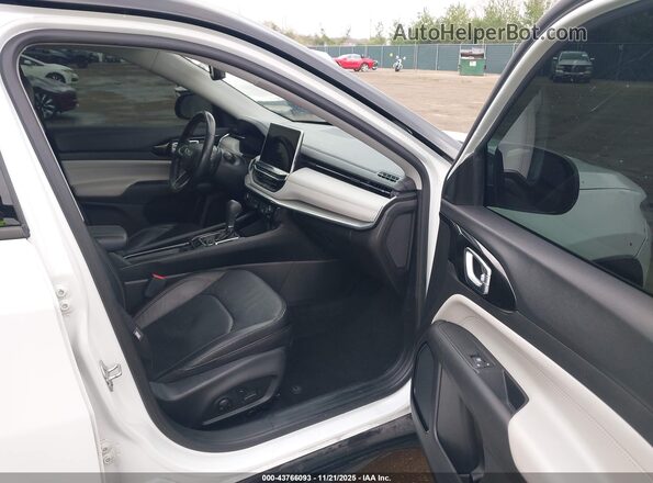 3C4NJDCB4NT160822 2022 JEEP COMPASS White Вид салону спереду