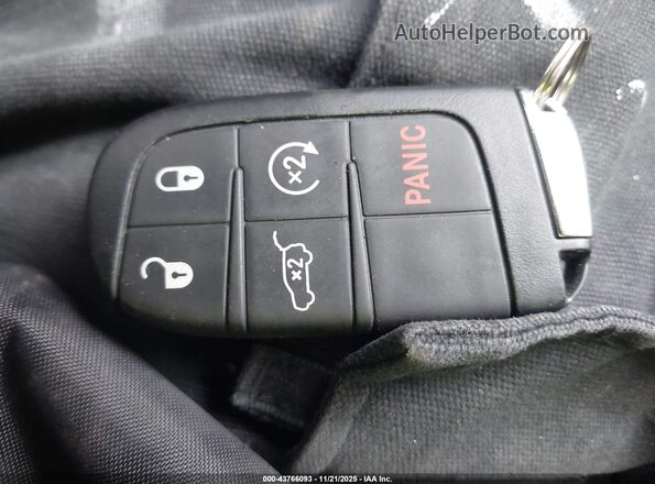 3C4NJDCB4NT160822 2022 JEEP COMPASS White Вид панелі приладів