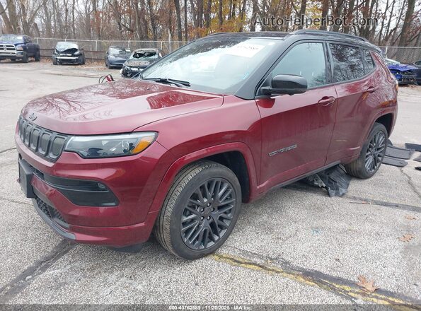 3C4NJDCB4NT221196 2022 JEEP COMPASS Красный Передняя левая четверть