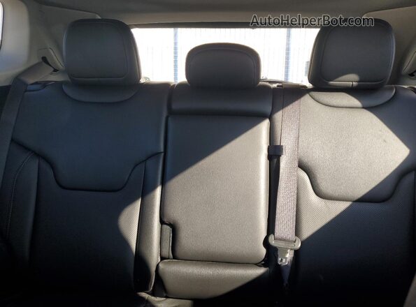 3C4NJDCB5NT115596 2022 JEEP COMPASS Black Widok tylnych siedzeń
