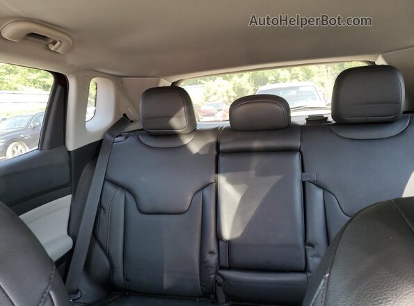 3C4NJDCB5NT171568 2022 JEEP COMPASS Красный Вид задних сидений