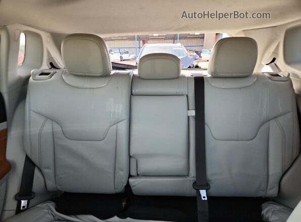 3C4NJDCB7NT168803 2022 JEEP COMPASS Gray Rear seats view