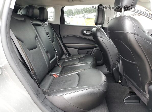 3C4NJDCBXLT258511 2020 JEEP COMPASS Серый Вид задней части салона