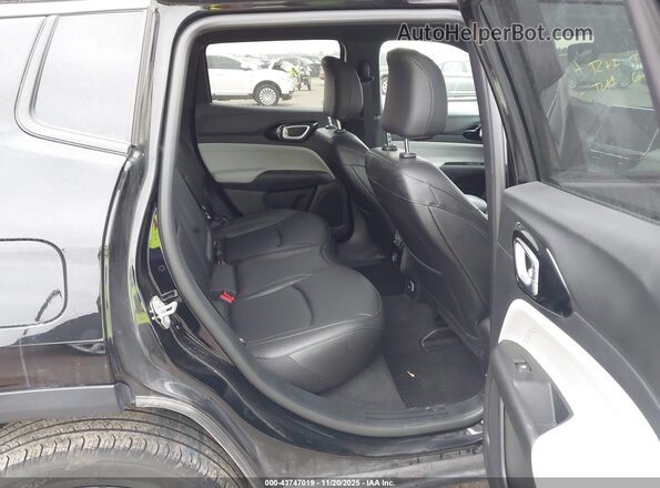 3C4NJDCN1RT143346 2024 JEEP COMPASS Black VIN sticker view