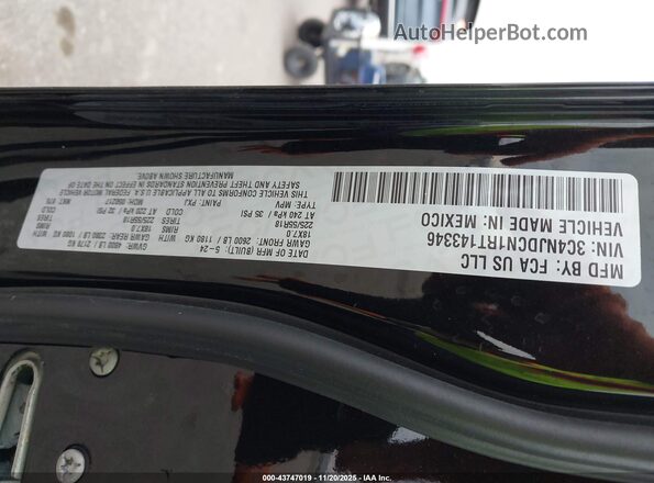 3C4NJDCN1RT143346 2024 JEEP COMPASS Black Engine compartment view