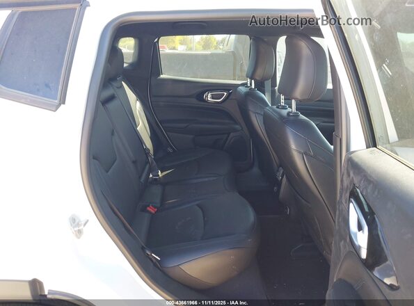 3C4NJDCN2TT184141 2026 JEEP COMPASS White Вид наклейки з VIN-кодом