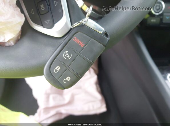 3C4NJDCN3RT114298 2024 JEEP COMPASS White Widok deski rozdzielczej