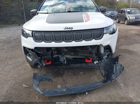 3C4NJDDB0NT130294 2022 JEEP COMPASS White Widok z przodu
