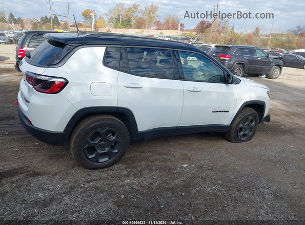 3C4NJDDB0NT130294 2022 JEEP COMPASS White Tył prawy