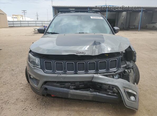 3C4NJDDB3LT244299 2020 JEEP COMPASS Серый Вид спереди