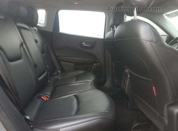 3C4NJDDB3LT244299 2020 JEEP COMPASS Серый Вид задней части салона