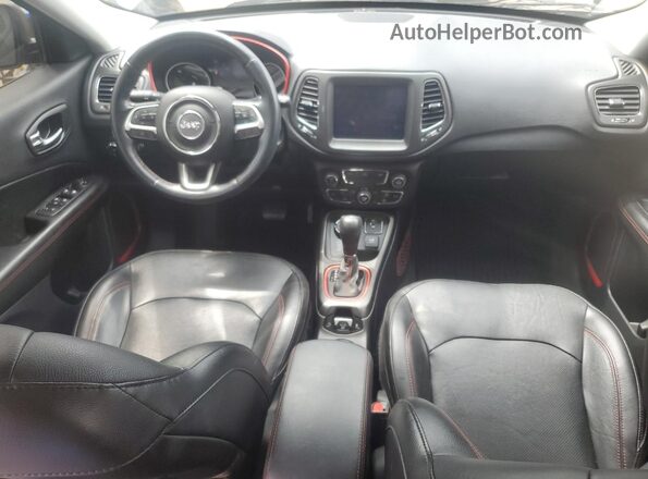 3C4NJDDB3LT244299 2020 JEEP COMPASS Серый Вид панели приборов