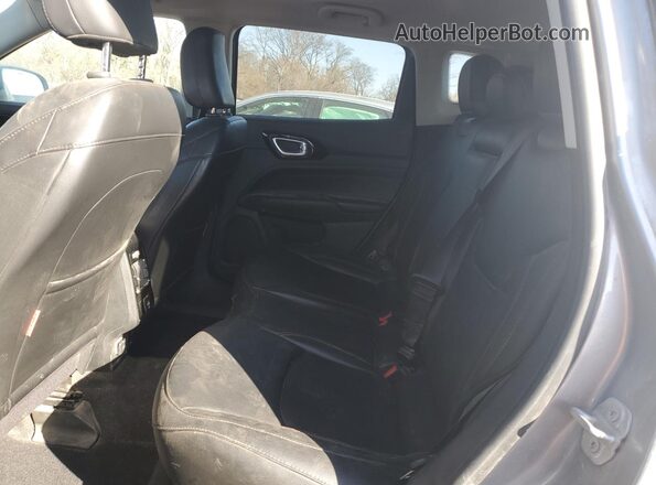3C4NJDDB7NT145343 2022 JEEP COMPASS Silver Vista interior trasera