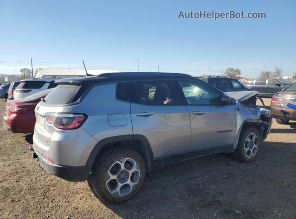 3C4NJDDB7NT145343 2022 JEEP COMPASS Silver Trasero derecho