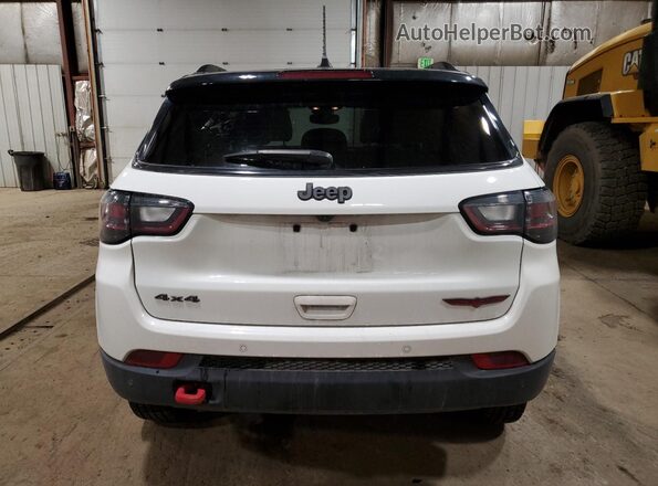 3C4NJDDN3RT590811 2024 JEEP COMPASS Белый Вид сзади