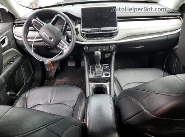 3C4NJDFB2NT112330 2022 JEEP COMPASS Gray Dashboard view