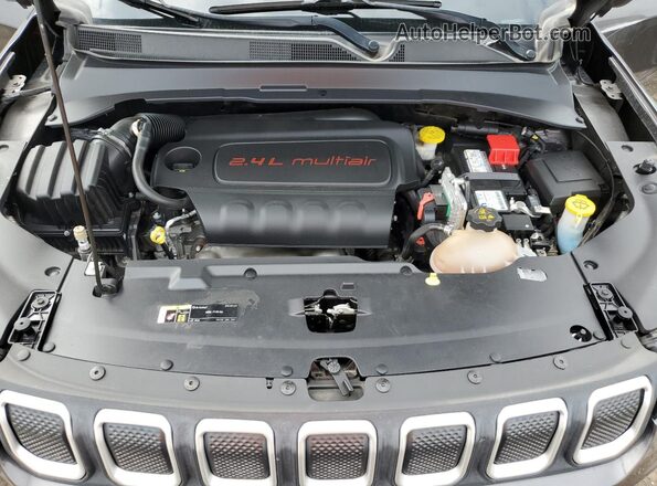 3C4NJDFB2NT112330 2022 JEEP COMPASS Gray Engine compartment view
