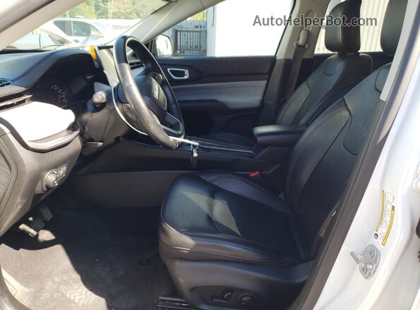 3C4NJDFB2NT230393 2022 JEEP COMPASS Белый Вид салона спереди