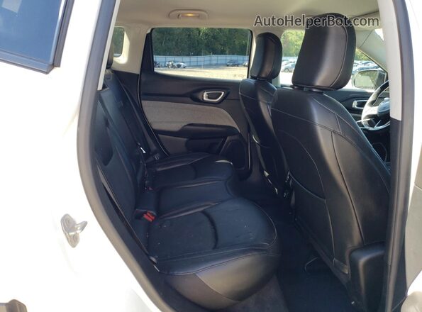 3C4NJDFB2NT230393 2022 JEEP COMPASS Белый Вид задней части салона