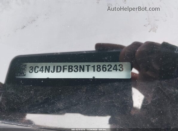 3C4NJDFB3NT186243 2022 JEEP COMPASS Бордовый Вид подкапотного пространства