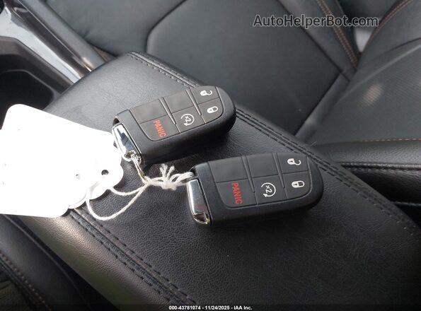 3C4NJDFB3NT186243 2022 JEEP COMPASS Бордовый Вид панели приборов