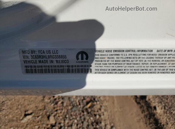 3C63R3HL9RG338855 2024 RAM 3500 White Widok komory silnika