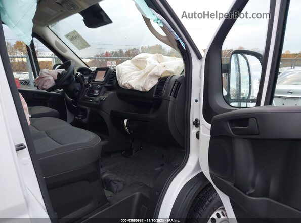 3C6LRVAG2SE522612 2025 RAM PROMASTER 1500 White Widok wnętrza z przodu