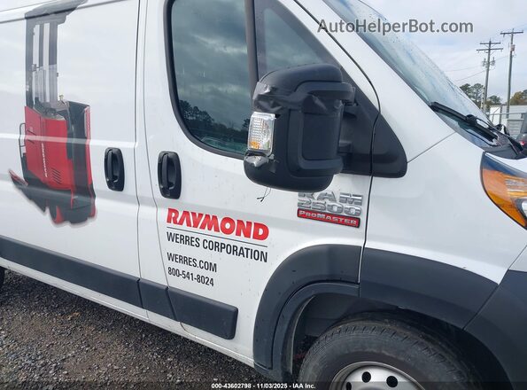 3C6LRVCG5NE110878 2022 RAM PROMASTER 2500 White Front view