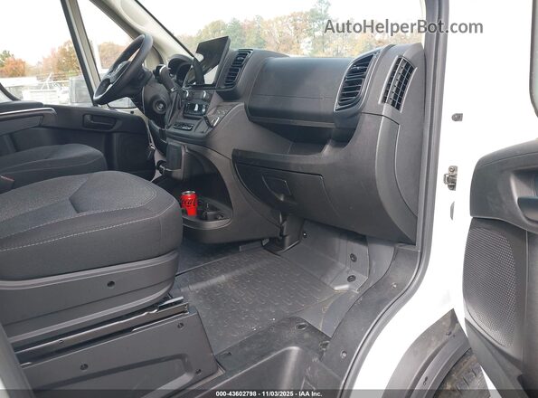 3C6LRVCG5NE110878 2022 RAM PROMASTER 2500 White Front interior view