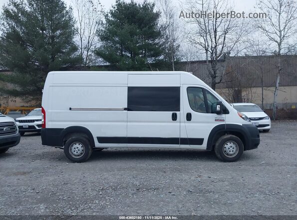 3C6LRVDG3NE123255 2022 RAM PROMASTER 2500 White Widok wnętrza z tyłu