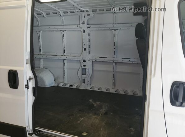 3C6LRVDG5SE539660 2025 RAM PROMASTER White Rear interior view