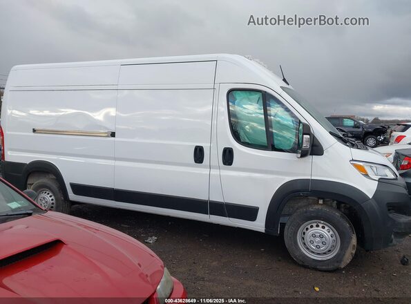 3C6LRVDG8SE513893 2025 RAM PROMASTER 2500 White Սալոնի հետևի տեսք