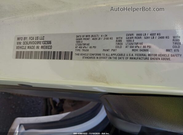 3C6LRVDG9RE132306 2024 RAM PROMASTER 2500 White Widok komory silnika