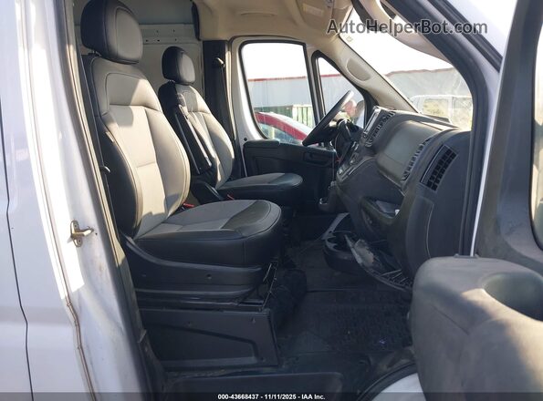 3C6LRVDGXSE511904 2025 RAM PROMASTER 2500 White Vista interior delantera
