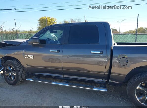 3C6RR7LG3JG230618 2018 RAM 1500 Gray Widok wnętrza 360 stopni