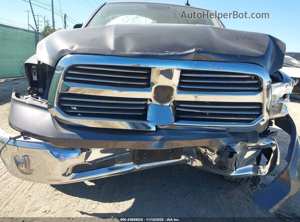 3C6RR7LG3JG230618 2018 RAM 1500 Gray Widok z przodu