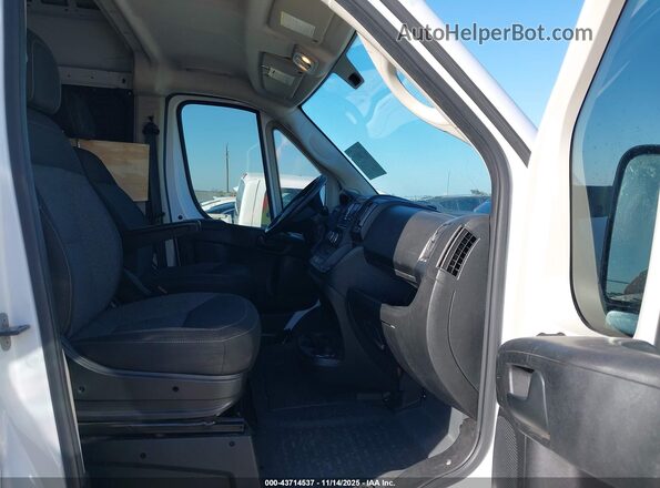 3C6TRVCG2KE539486 2019 RAM PROMASTER 2500 White Vista interior delantera