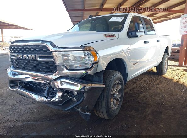 3C6UR5DL2RG136381 2024 RAM 2500 White წინა მარცხენა ხედი სამი მეოთხედიდან