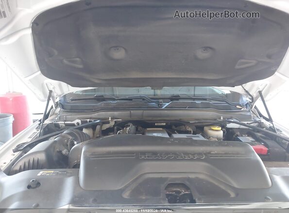 3C6UR5GL7NG252942 2022 RAM 2500 Белый Вид сзади