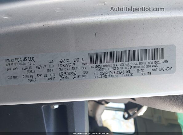 3C6URVJG4LE113243 2020 RAM PROMASTER 3500 Silver Widok komory silnika
