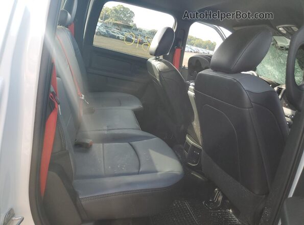 3C7WRNFL0RG333048 2024 RAM 5500 White Rear seats view