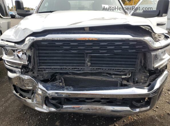 3C7WRTCL4NG320533 2022 RAM 3500 White Widok wnętrza z tyłu