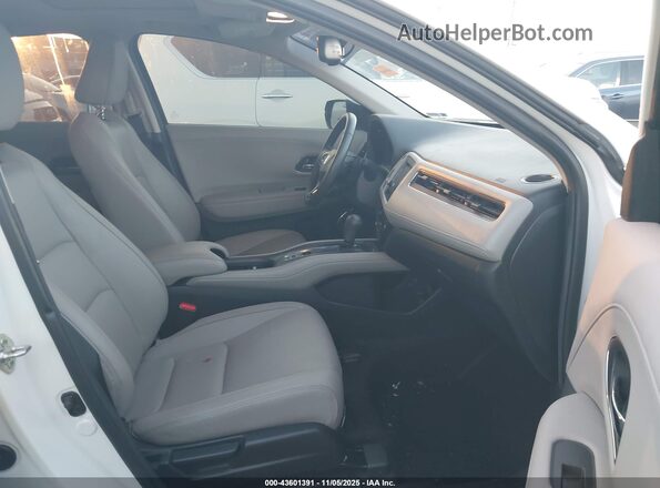 3CZRU6H72LM739205 2020 HONDA HR-V Белый Вид салона спереди