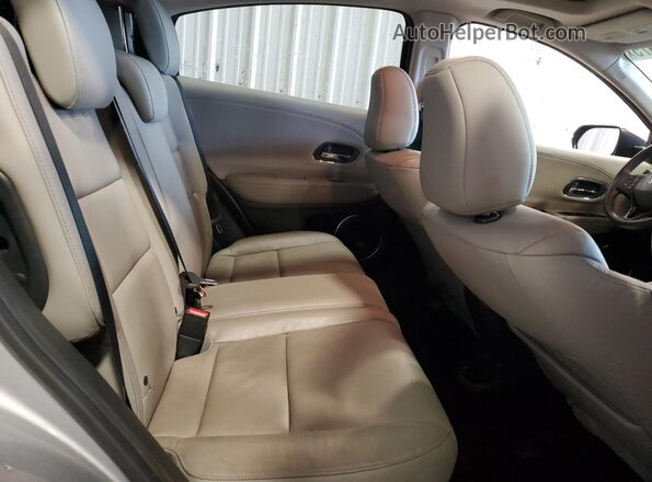 3CZRU6H76HM705629 2017 HONDA HR-V Gray Widok wnętrza z tyłu