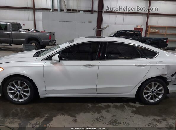 3FA6P0HD2HR138699 2017 FORD FUSION Белый 
